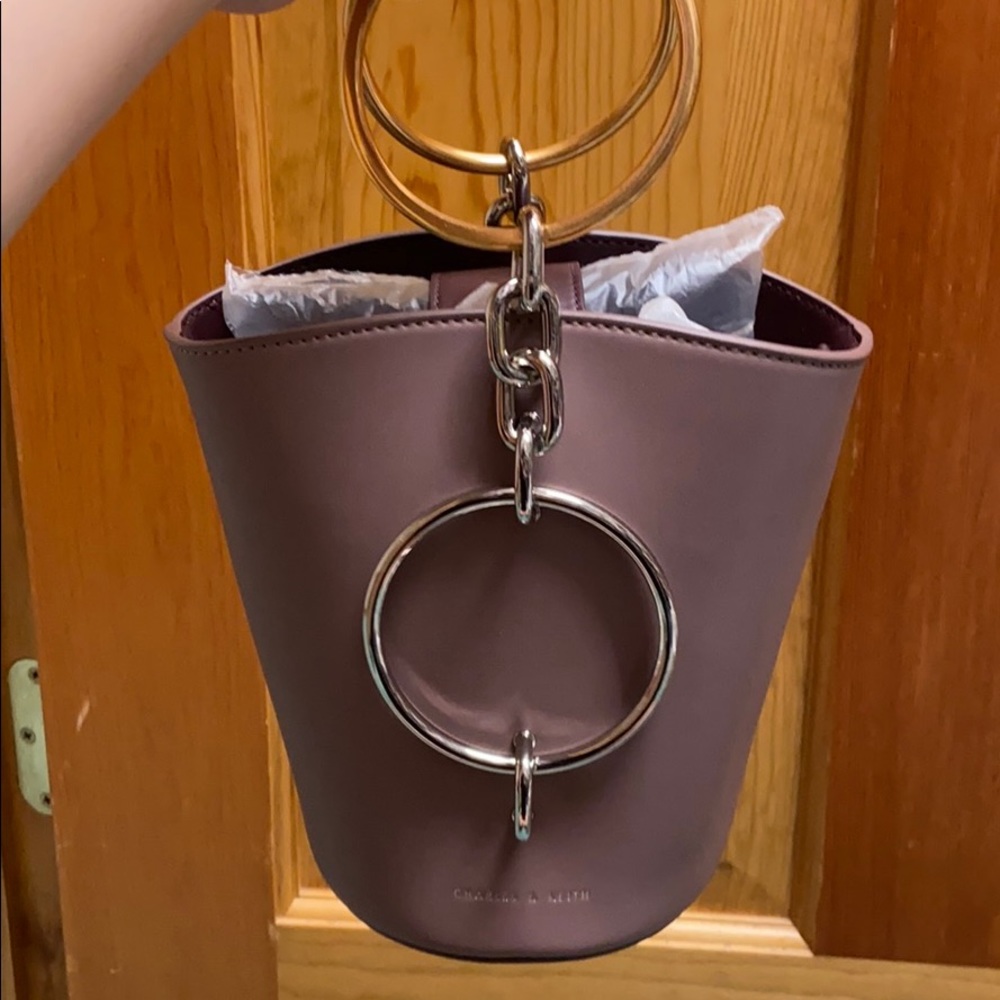 Charlie & Keith Croc-Effect Bracelet Bucket Bag♥️